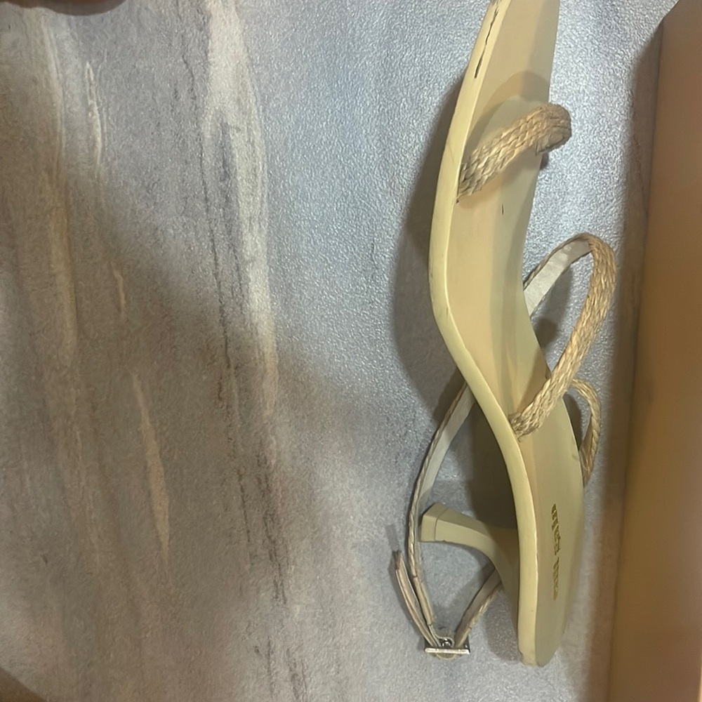 Cult Gaia Banu Sandal. Cream size 39 - Picture 2 of 4